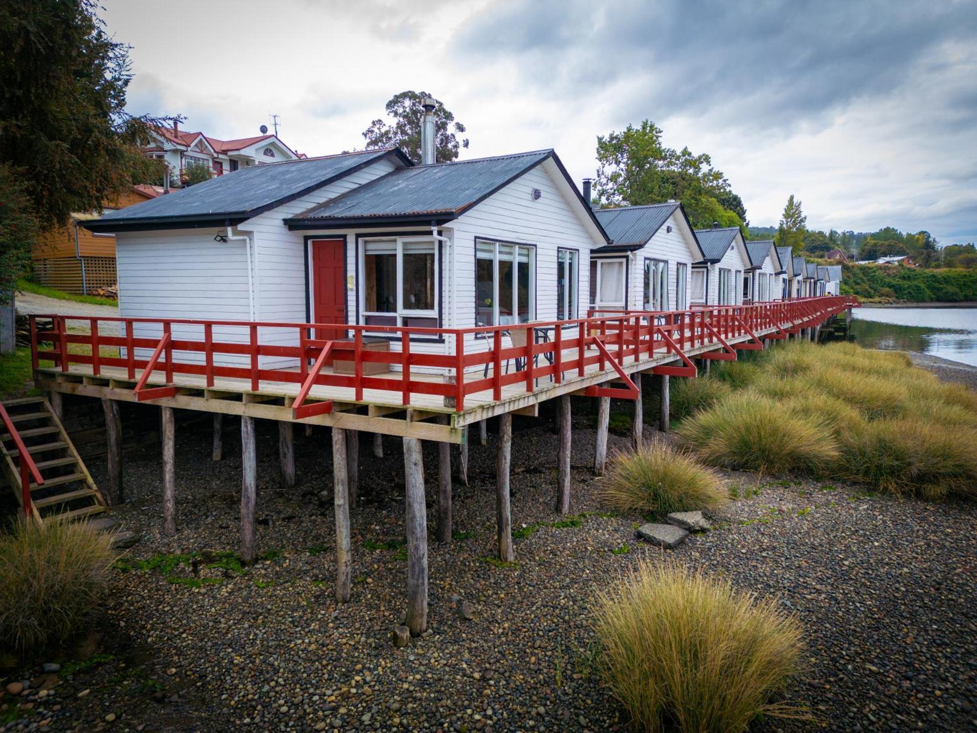 Cabanas Palafitos Dalmacia Кастро Екстер'єр фото